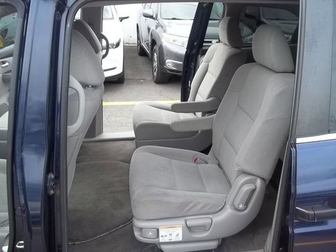Used 2014 Honda Odyssey LX image 9