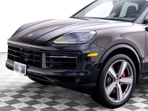 Used 2024 Porsche Cayenne S image 36