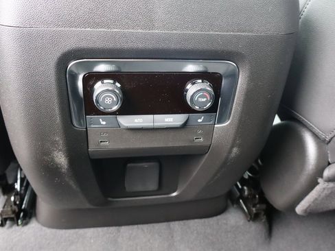 New 2025 Chevrolet Suburban LT w/ Advanced Technology Package image 24