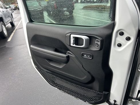 Used 2020 Jeep Wrangler Unlimited Sport S image 25