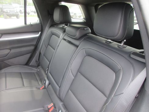 New 2027 GMC Terrain Elevation w/ Elevation Premium Package FWD image 12