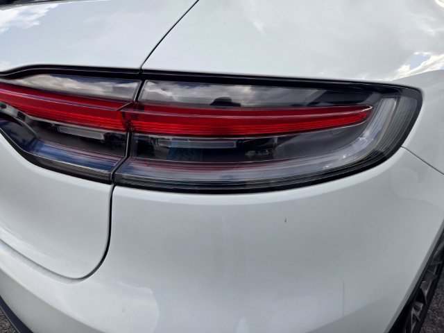 Used 2019 Porsche Macan AWD/4WD image 8