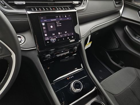 New 2026 Jeep Grand Cherokee Laredo image 17