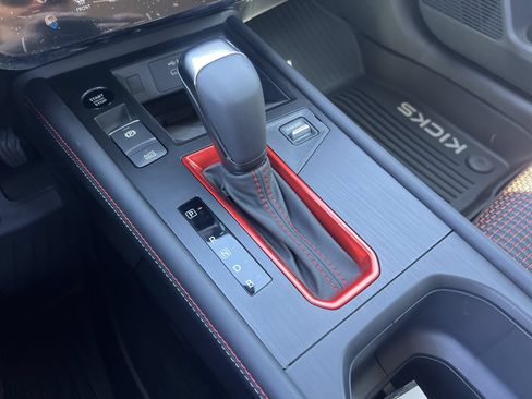 New 2026 Nissan Kicks SR FWD image 7