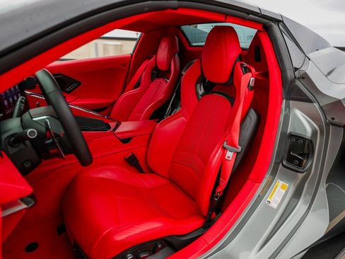 Used 2023 Chevrolet Corvette Stingray Premium Conv w/ Z51 Performance Package RWD image 5