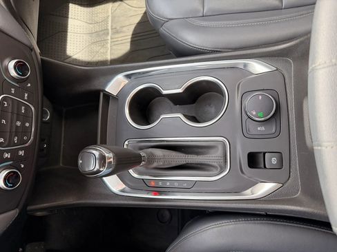 Used 2019 Chevrolet Traverse LT w/ LT Premium Package image 22