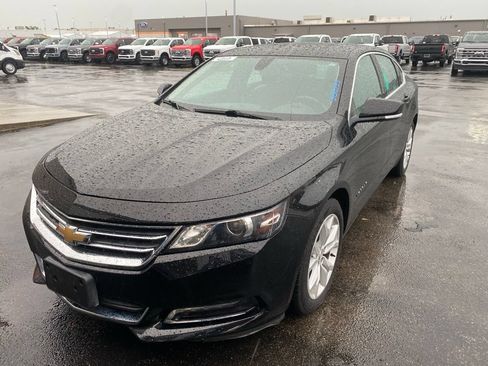 Used 2019 Chevrolet Impala LT FWD image 2