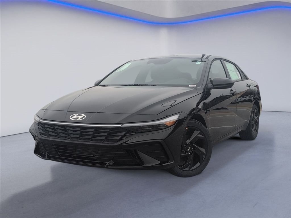 Used 2026 Hyundai Elantra Sport FWD image 2