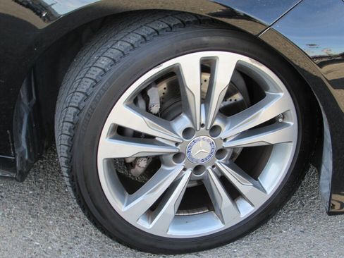 Used 2014 Mercedes-Benz E 350 Sedan image 24