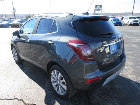 Certified 2018 Buick Encore Preferred image 3