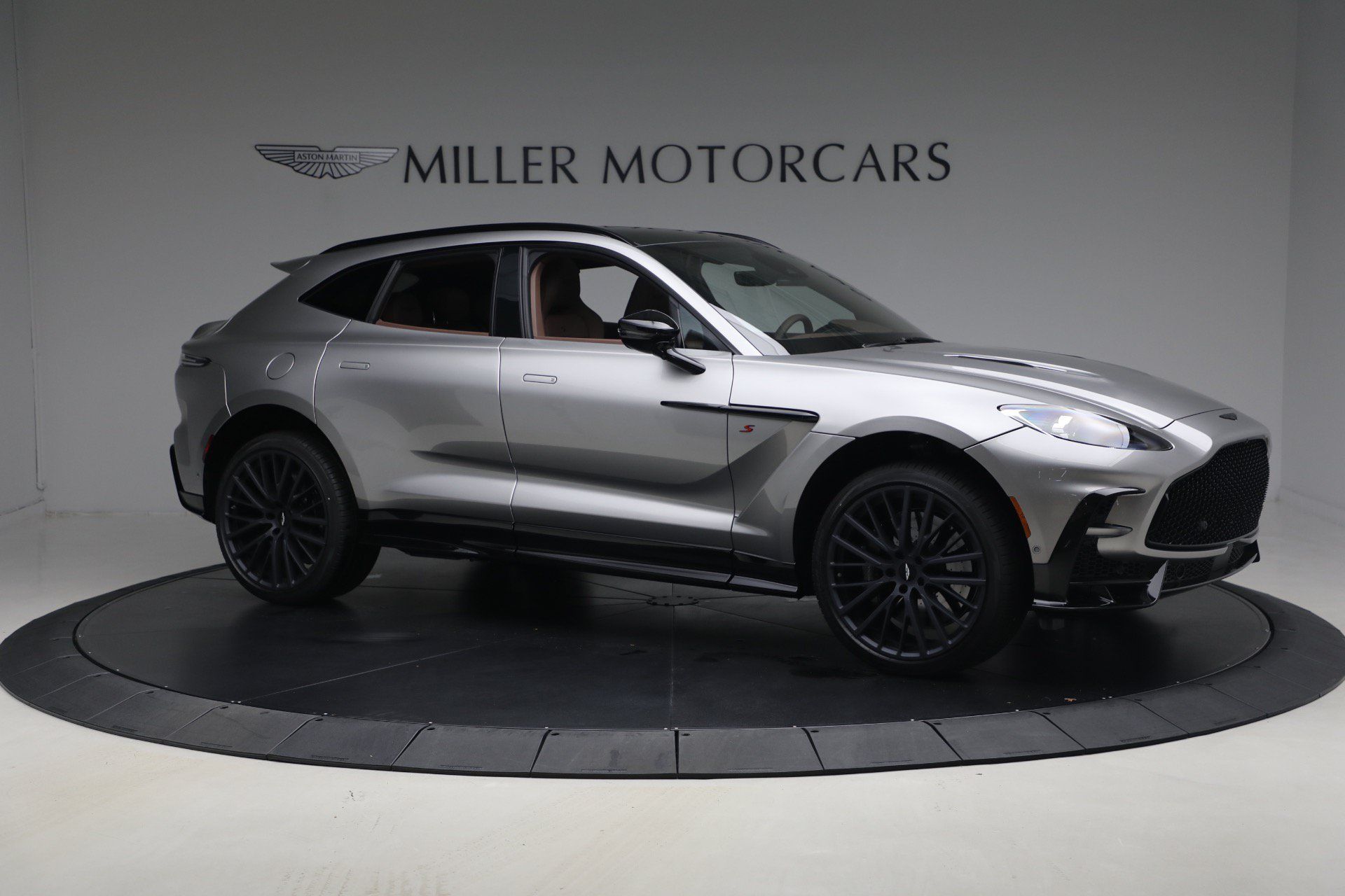 Used 2026 Aston Martin DBX 707 AWD/4WD image 10