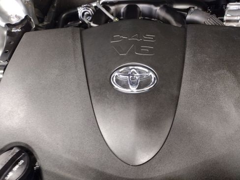 Used 2019 Toyota Highlander Limited image 7