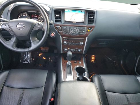 Used 2020 Nissan Pathfinder Platinum image 15