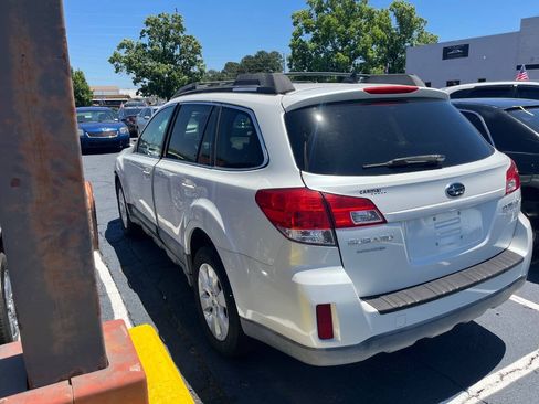 Used 2011 Subaru Outback 2.5i Premium AWD/4WD image 4