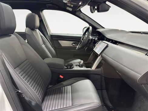 New 2025 Land Rover Discovery Sport Dynamic SE image 15
