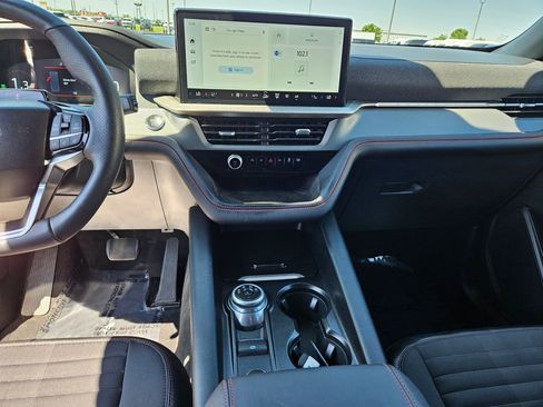 Used 2025 Ford Explorer ST-Line w/ ST-Line Street Pack AWD/4WD image 18