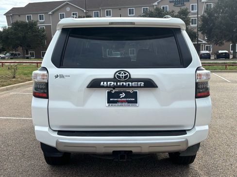 Certified 2024 Toyota 4Runner TRD Off-Road image 6