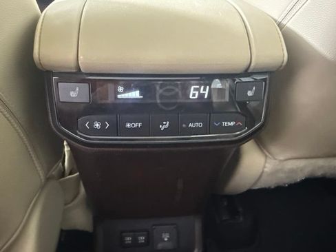 Used 2021 Toyota Highlander Platinum AWD/4WD image 21