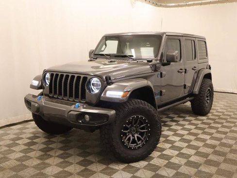 Used 2021 Jeep Wrangler Unlimited Sahara AWD/4WD image 22