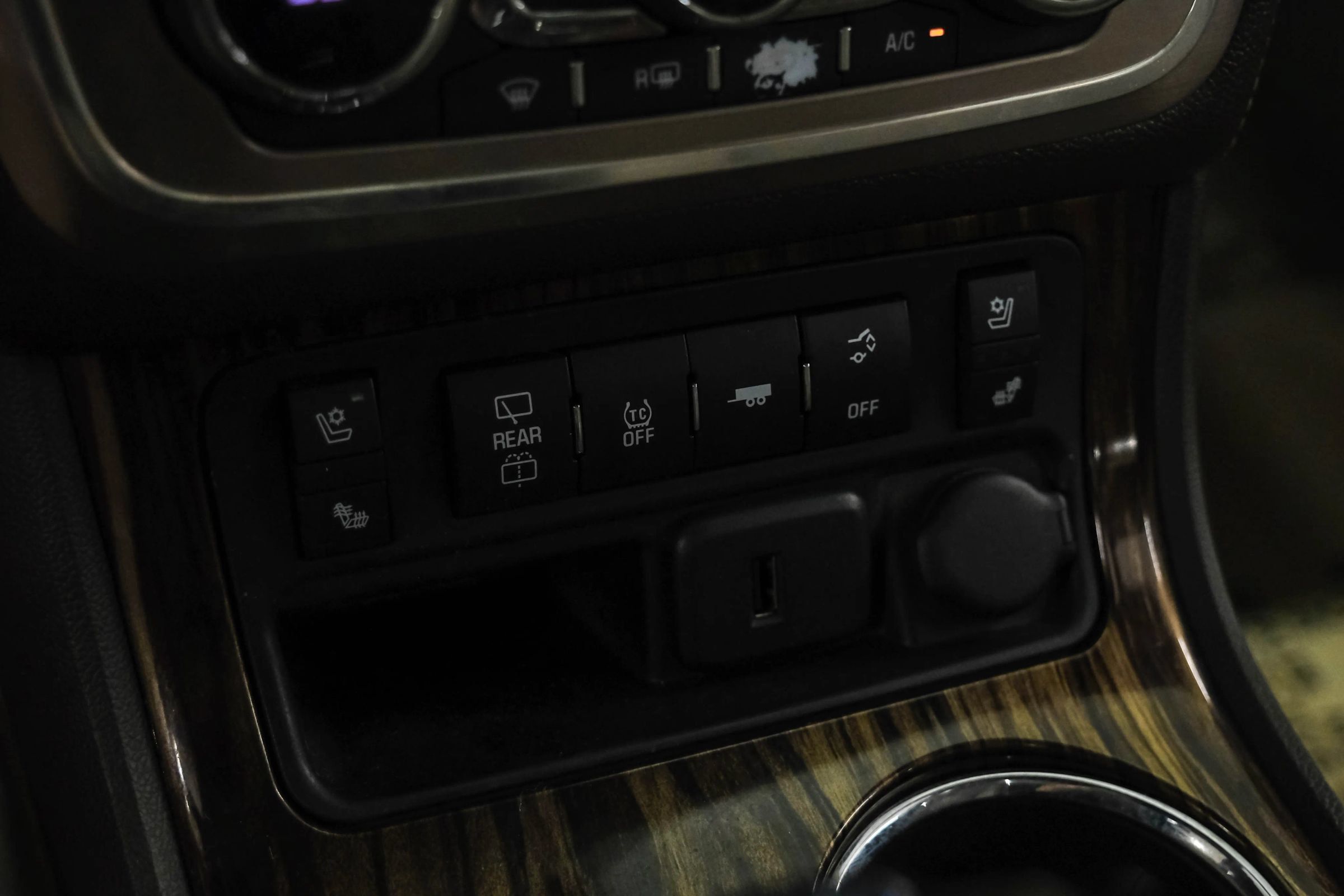 Used 2015 GMC Acadia Denali FWD image 24