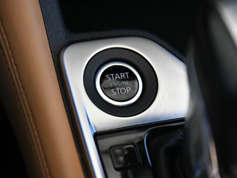 Used 2025 Nissan Sentra SV w/ SV Premium Package FWD image 30