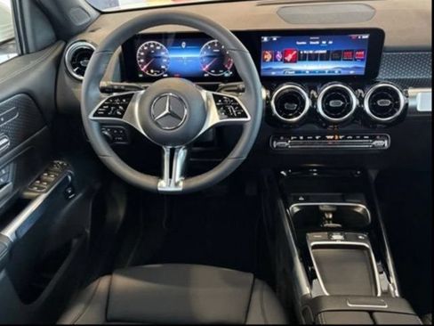 New 2026 Mercedes-Benz GLB 250 4MATIC image 22