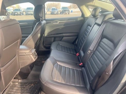 Used 2013 Ford Fusion SE image 16