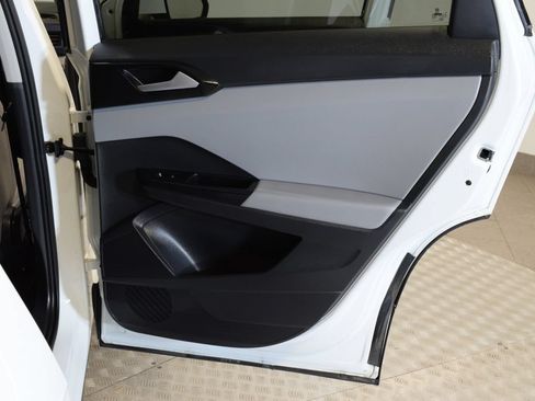 Used 2023 Volkswagen Taos SE AWD/4WD image 30