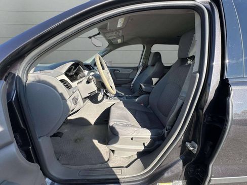 Used 2016 Chevrolet Traverse LS FWD image 16