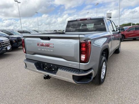 New 2026 GMC Sierra 1500 SLE image 9
