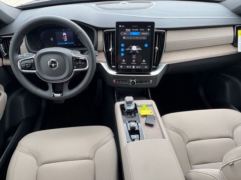 New 2026 Volvo XC90 B6 Plus w/ Protection Package Premier AWD/4WD image 11