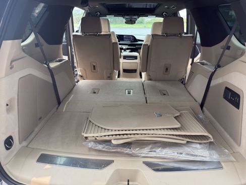 Used 2024 Cadillac Escalade Premium Luxury w/ Performance Package AWD/4WD image 8