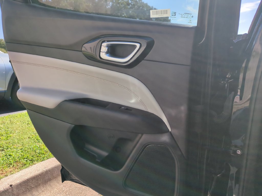 Used 2025 Jeep Compass Limited AWD/4WD image 26