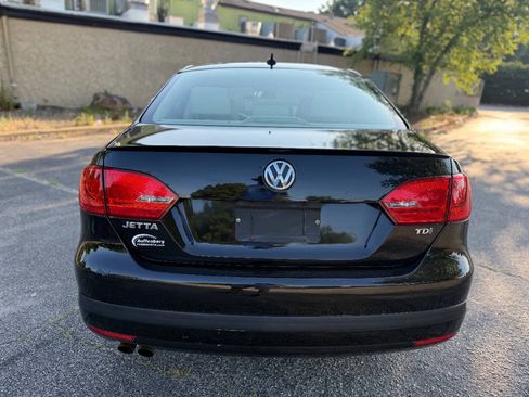 Used 2012 Volkswagen Jetta TDI FWD image 5