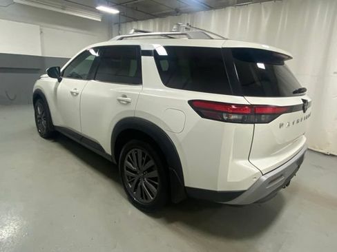 Used 2022 Nissan Pathfinder SL w/ SL Premium Package AWD/4WD image 2