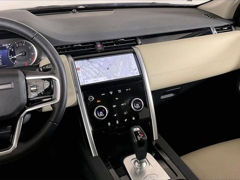 Used 2023 Land Rover Discovery Sport S image 5