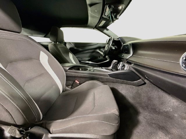 Used 2020 Chevrolet Camaro LT RWD image 26