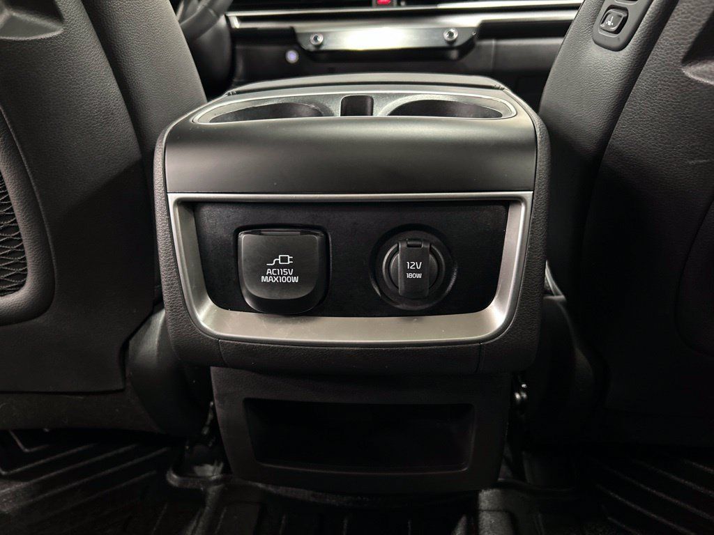 Certified 2025 Kia Carnival SX Prestige FWD image 30