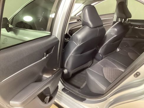 Used 2022 Toyota Camry XSE FWD image 23