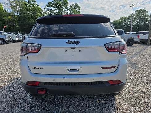 Used 2024 Jeep Compass Trailhawk AWD/4WD image 6