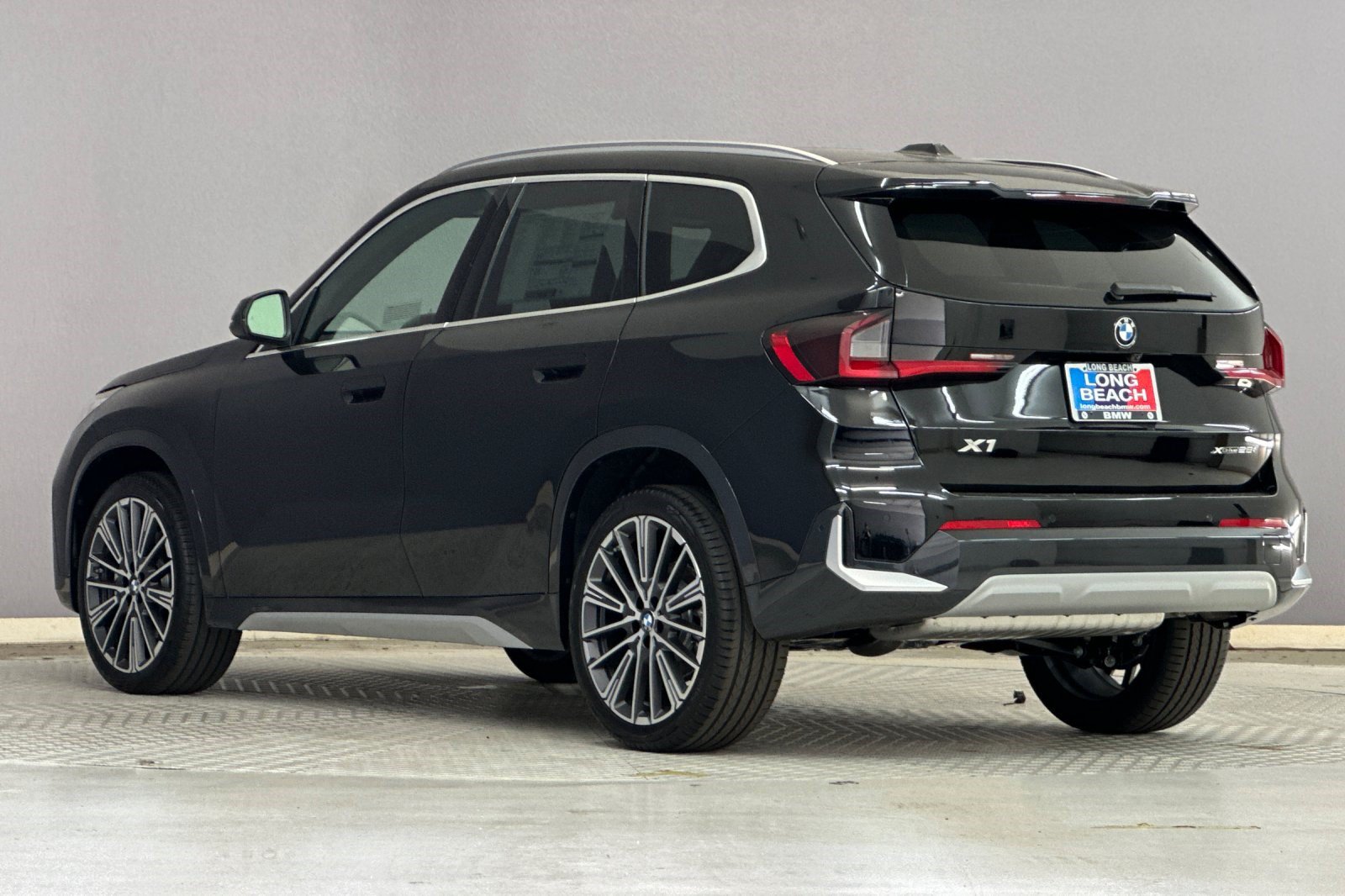 New 2026 BMW X1 xDrive28i w/ Convenience Package AWD/4WD image 3