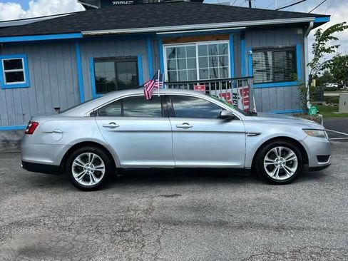 Used 2014 Ford Taurus SEL image 5