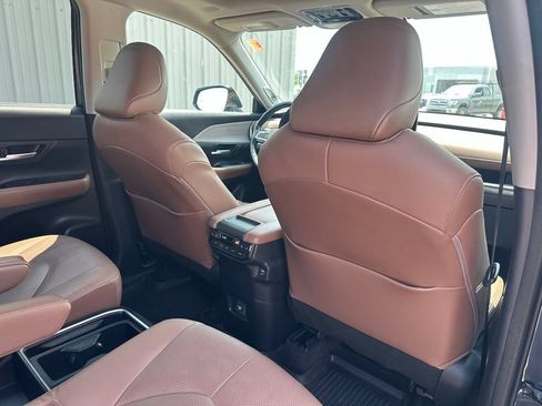 Used 2024 Toyota Grand Highlander AWD image 27