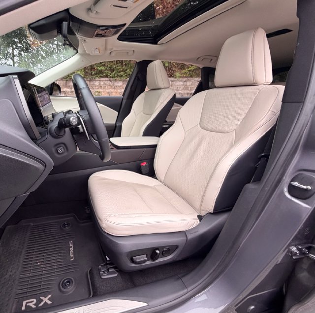 Certified 2023 Lexus RX 350 Premium Plus w/ Cold Area Package AWD/4WD image 18