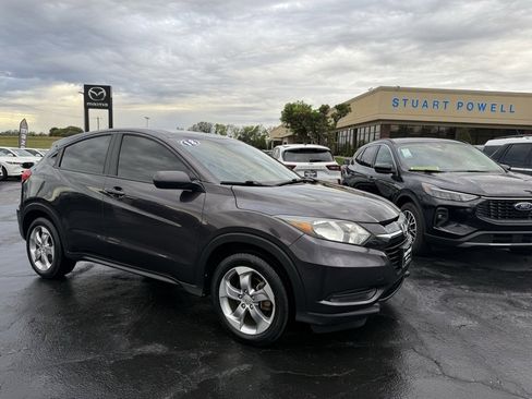 Used 2018 Honda HR-V LX image 1