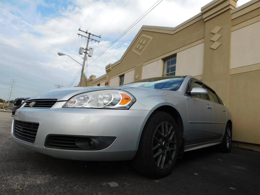 Used 2010 Chevrolet Impala LT w/ Luxury Edition Package FWD image 4