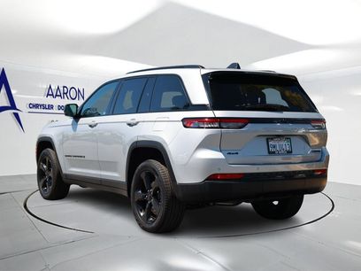 Used 2024 Jeep Grand Cherokee Limited w/ Black Appearance Package