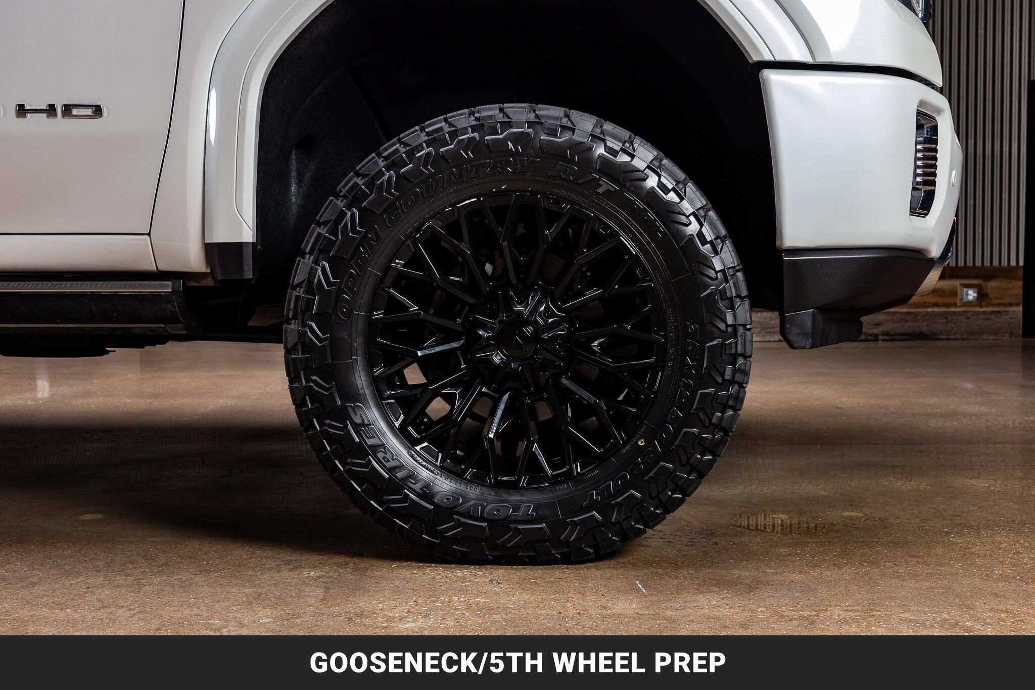 Used 2023 GMC Sierra 2500 Denali w/ Denali Ultimate Package AWD/4WD image 12