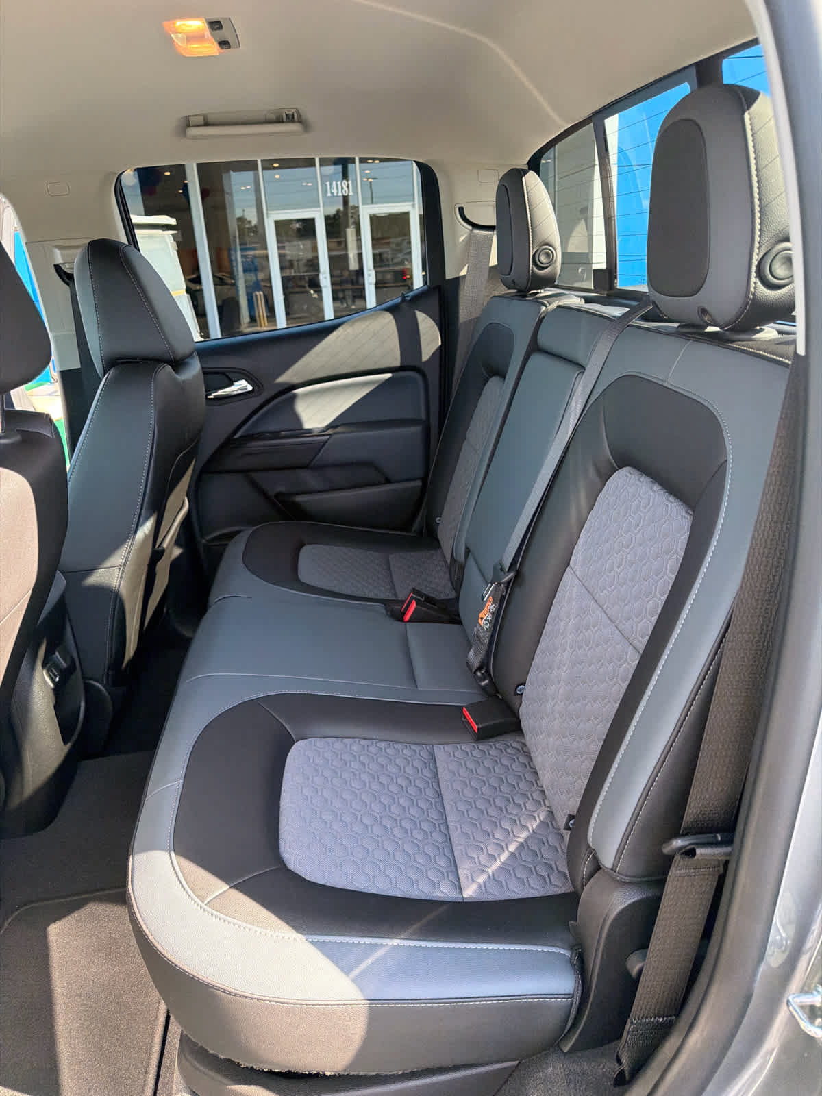 Used 2019 Chevrolet Colorado Z71 AWD/4WD image 14