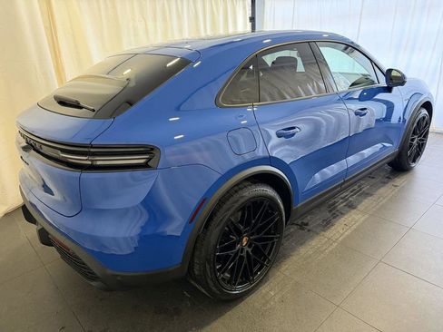 New 2026 Porsche Macan 4 Electric AWD/4WD image 9